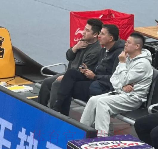 新疆溃败做重大改变!格兰观战,全队上场供考察,急需改变攻守! 新疆溃败做重大改变!格兰观战,全队上场供考察,急需改变攻守!